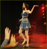 selena-gomez-apollo-show-06