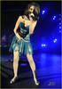 selena-gomez-apollo-show-12