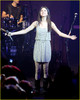 selena-gomez-o2-arena-concert-12