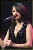selena-gomez-gramercy-concert-12