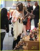 selena-gomez-soho-shopper-10