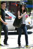 selena-gomez-taylor-lautner-froyo-02