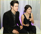 selena-gomez-david-henrie-pr-show-09