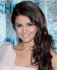 5740ae342c587d70_selena-gomez-hair-style-2