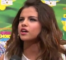 Selena+Gomez+Interview+vs.+2011+Kids%27+Choice+Awards+Red+Carpet+2