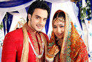 100709074059_&_sara_khan[1]