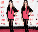 Selena-selena-gomez-17728701-500-426