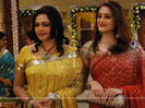 33182-vasundhara-rajvansh-and-sheetal-looking-happy[1]