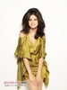 selena-gomez-16411785-300-400