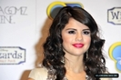 normal_selena-gomez-044