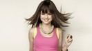Selena-Gomez-selena-gomez-12563751-1600-900