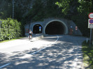 trecem prin tunel pt-biciclisti