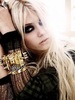 taylor-momsen-02-300x400_large