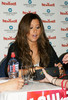 Ashley+Tisdale+Signing+Autographs+New+Yorker+cVAnq_8QA8vl (1)
