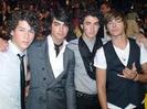 jonas brothers &zac efron