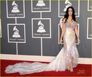 covorul-rosu-katy-perry-russell-brand-grammys-16_tb628