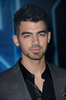 Pleaca de aici Taylor...