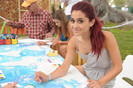 Ariana+Grande+Oopsy+daisy+Art+Booth+Elisabeth+xJmime5GDPMl