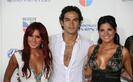 Dul, Poncho y May