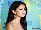normal_selena-gomez-091