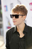 Justin+Bieber+2011+VH1+Something+Awards+Red+0laVqWlT78Ml