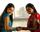 33320-ragini-and-sadhna-standing-near-tajmahal