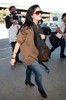Demi Lovato Demi Lovato LAX Airport zEE-zuLKFG7l