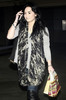 Demi Lovato Demi Lovato Shopping Eating Mall jEsxmlUQCMAl