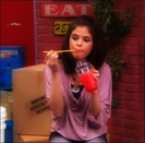 Nu-mi vine sa cred. Kristen aia tot mai traieste!