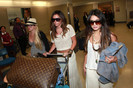 Vanessa+Hudgens+Ashley+Tisdale+Vanessa+Hudgens+Mjeqj8RBBqbl