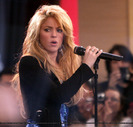Shakira (65)