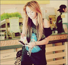 Miley Glitters (33)