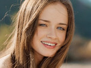 alexis-bledel-693774l-poza
