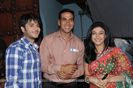 90967-akshay-kumar-with-suhaana-and-ishaan