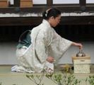 280px-Seiza_woman_tea