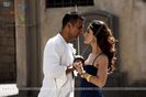 11003-akshay-and-kareena-looking-at-each-other