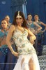 11095-kareena-looking-awesome-in-white