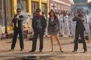 12694-ajay-tusshar-and-shreyas-standing-with-kareena