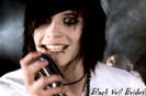 Andy Sixx in Knifes and Pens