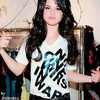 Selena: Nu imi pare rau,nesimtitule! ( ii trase o palma lui Just )