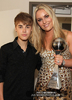 normal_Justin2BBieber2B20112BESPY2BAwards2BBackstage2BAudience2BD9QwY3pYASCl