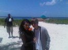 Justin-Bieber-Kim-Kardashian-300x225