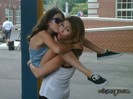 miley-cyrus-on-set-grosse-pointe-high-school-michigan-04-530x397