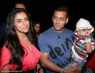 Salman_Khan__Asin_at_Ready_Special_Screening-300x233