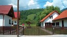 16. Casele curtii vazute din strada