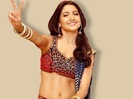 Anushka-Sharma-hot-navel