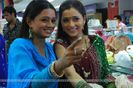 33290-ragini-and-sadhna-doing-shopping