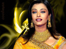 Aishwarya rai wedding saree 3