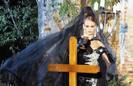 next-top-model-sezon-2-episod-3-prezentare-cimitir2