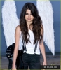normal_75042-selenagomezwings06ie8-122-429lo
